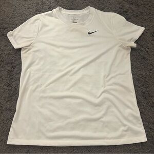 women’s white dri fit nike tee